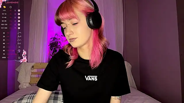 Dina Cams online show from February 28, 2026, 3:44 pm