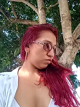 roxxy white online show from February 5, 2026, 8:15 pm