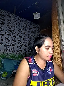 LoveSammantha24xxx online show from May 13, 2026, 4:30 am