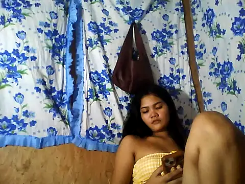 Snapshot of PinaySkinnyJust18 chatting on June 27, 2026, 10:21 am PinaySkinnyJust18 online show from June 27, 2026, 10:21 am