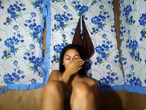 PinaySkinnyJust18 online show from May 6, 2026, 11:47 am