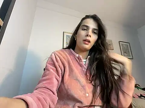 Lily WellGifted online show from February 2, 2026, 9:47 pm
