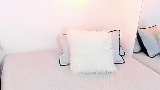 annarosse  online show from April 20, 2026, 12:08 pm