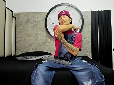 Dogan Renzo0 online show from February 13, 2026, 9:26 pm