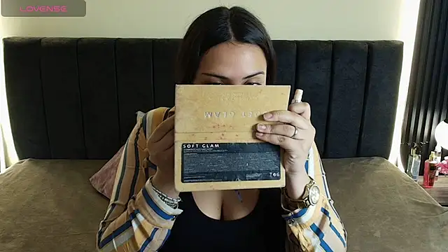 IvonneRoss  online show from March 25, 2026, 12:04 pm