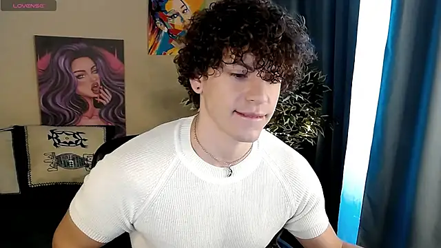 Snapshot of TylerGibson chatting on May 7, 2026, 4:50 am TylerGibson online show from May 7, 2026, 4:50 am