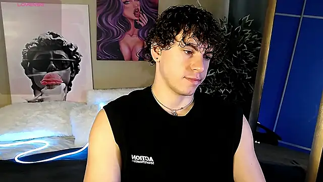 Snapshot of TylerGibson chatting on May 27, 2026, 6:21 am TylerGibson online show from May 27, 2026, 6:21 am
