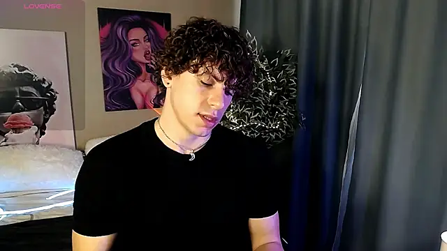 Snapshot of TylerGibson chatting on June 5, 2026, 6:52 am TylerGibson online show from June 5, 2026, 6:52 am
