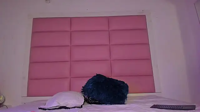 Catalinna 03 online show from February 13, 2026, 1:00 pm