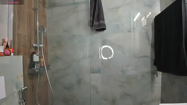 KikkoLee online show from April 19, 2026, 7:20 am