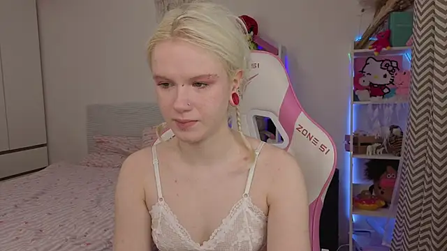 Mia WaterFall online show from March 29, 2026, 3:30 am