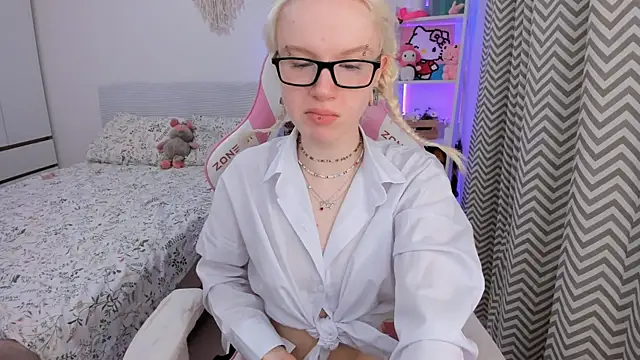 Mia WaterFall online show from February 6, 2026, 3:13 am