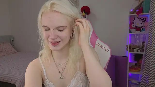 Mia WaterFall online show from April 10, 2026, 3:24 am