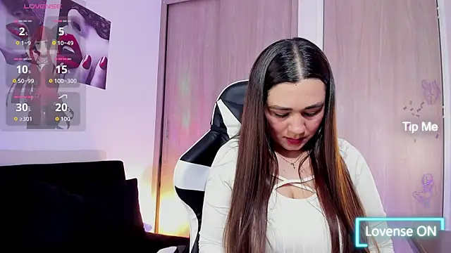 saray mendozaa online show from April 5, 2026, 8:15 pm