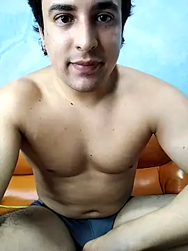 Snapshot of AxelWhitte chatting on February 20, 2026, 6:10 pm AxelWhitte online show from February 20, 2026, 6:10 pm