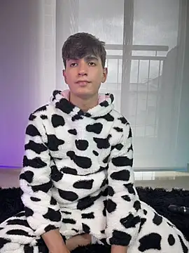 Naim TheKing online show from April 8, 2026, 8:32 pm