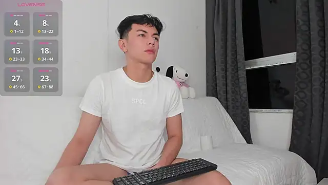 Caydensmit online show from February 16, 2026, 2:32 am