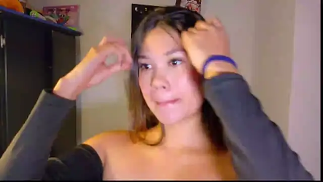 Wendy Mills  online show from February 15, 2026, 9:52 am