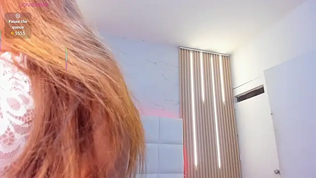 abril snow online show from March 2, 2026, 8:16 pm