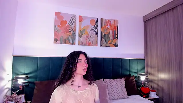 IrinaBlanc online show from June 19, 2026, 2:50 am