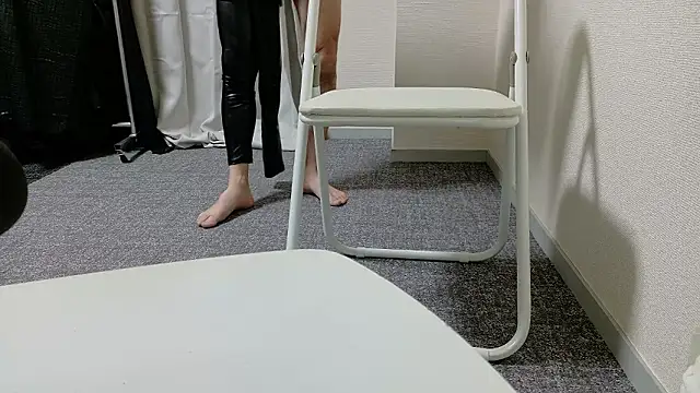 kyuleather online show from March 17, 2026, 10:40 am