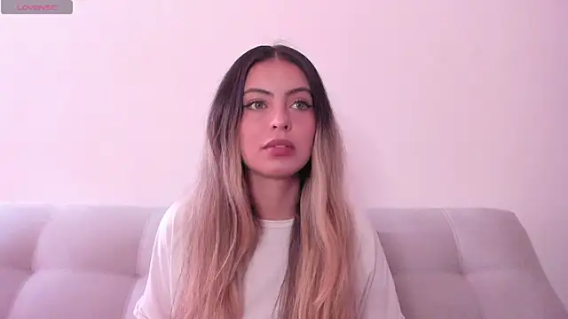 Fernanda aaaa online show from June 3, 2026, 4:44 pm