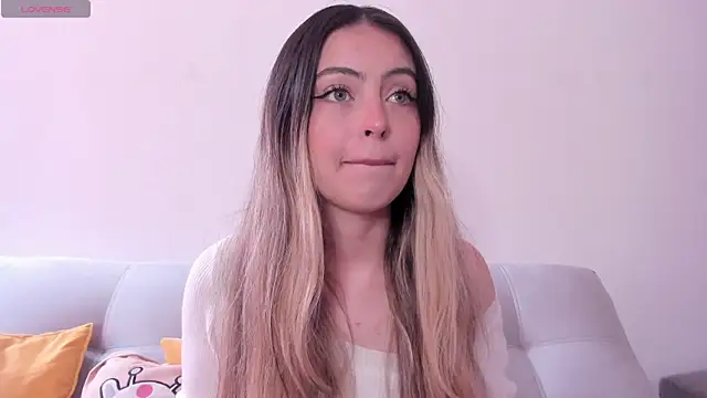 Fernanda aaaa online show from June 8, 2026, 3:23 pm