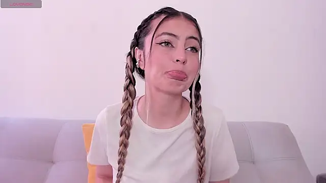 Fernanda aaaa online show from June 12, 2026, 3:10 pm