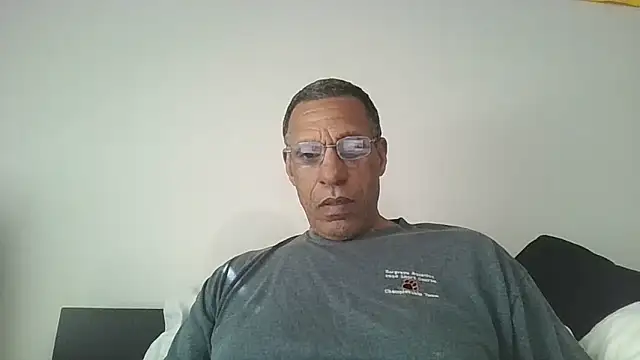 swimmer2496 online show from April 8, 2026, 7:59 pm