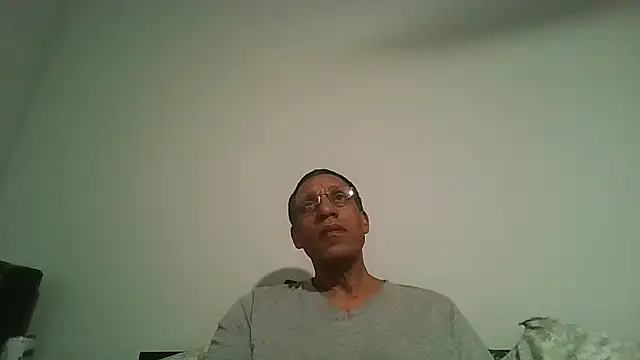 swimmer2496 online show from January 18, 2026, 9:13 am