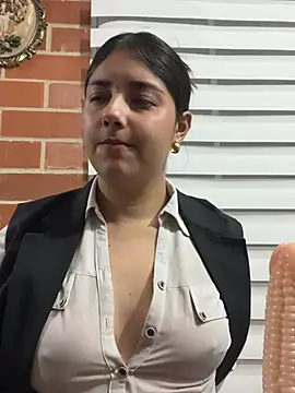 A-uroora online show from April 19, 2026, 10:27 am