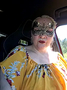 Snapshot of MaskedQueen77 chatting on May 25, 2026, 11:20 am MaskedQueen77 online show from May 25, 2026, 11:20 am
