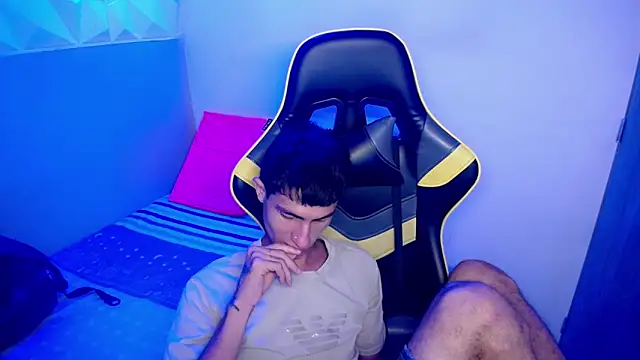 Snapshot of Akyra_latinn chatting on February 21, 2026, 4:31 pm Akyra latinn online show from February 21, 2026, 4:31 pm