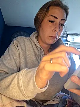 dewimp1 online show from April 19, 2026, 8:04 am