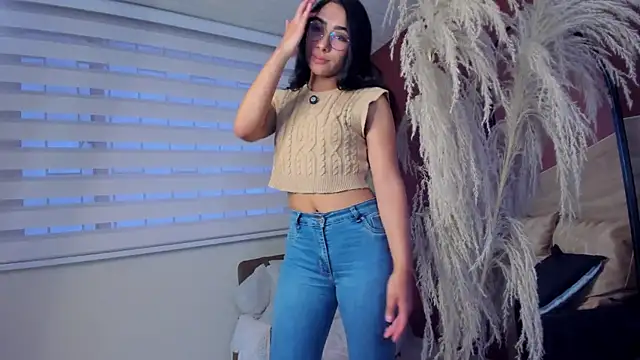 scarlett25   online show from March 25, 2026, 7:57 pm