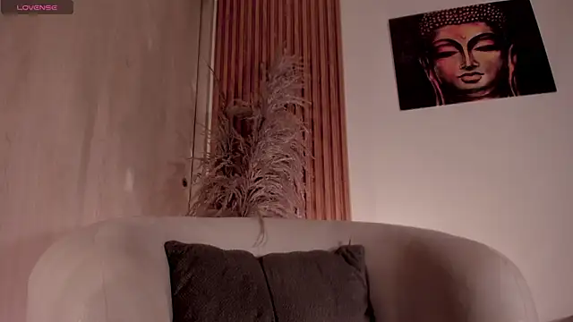 Shopieblake 1 online show from April 19, 2026, 12:33 am