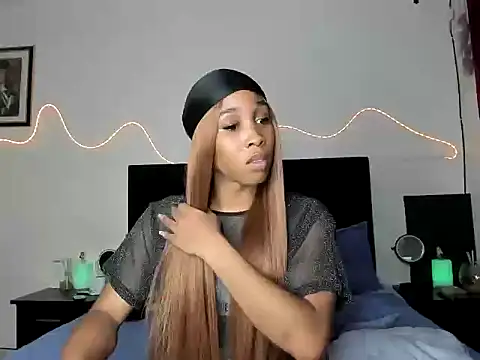 Snapshot of YourDreamReal chatting on February 6, 2026, 1:12 am YourDreamReal online show from February 6, 2026, 1:12 am