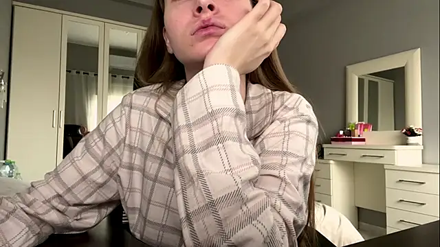 Iuckystar19 online show from February 8, 2026, 2:37 pm