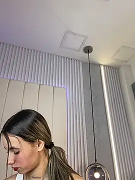 JuliaColemann online show from March 10, 2026, 12:09 pm