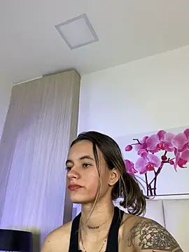 Snapshot of JuliaColemann chatting on June 3, 2026, 2:33 pm JuliaColemann online show from June 3, 2026, 2:33 pm