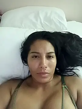 Snapshot of LizaLorini chatting on April 22, 2026, 3:57 am LizaLorini online show from April 22, 2026, 3:57 am