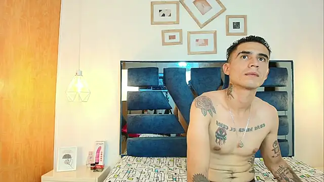 Snapshot of Irina_and_Max chatting on February 5, 2026, 7:32 pm Irina and Max online show from February 5, 2026, 7:32 pm