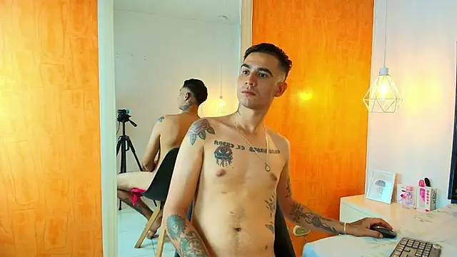 Irina and Max online show from April 18, 2026, 8:09 pm