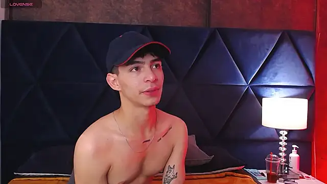 Logan Woods online show from March 6, 2026, 6:41 am