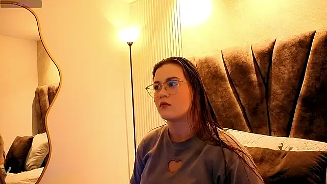 zoe hugeboobs online show from February 5, 2026, 12:01 pm