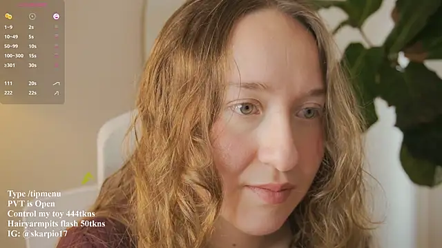 Scarlett NoirMuse online show from April 19, 2026, 3:13 pm