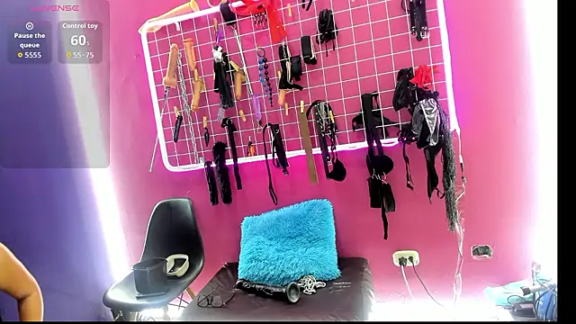 Slave Melany bdsm online show from February 2, 2026, 1:54 pm