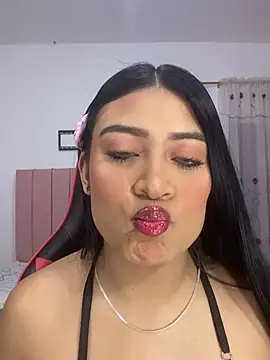 GabrielaZuluaga online show from February 7, 2026, 5:15 am