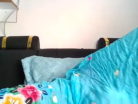 MisGee06 online show from February 8, 2026, 6:11 am