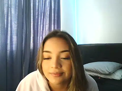 Snapshot of Itsgabyx chatting on February 18, 2026, 6:37 pm Itsgabyx online show from February 18, 2026, 6:37 pm